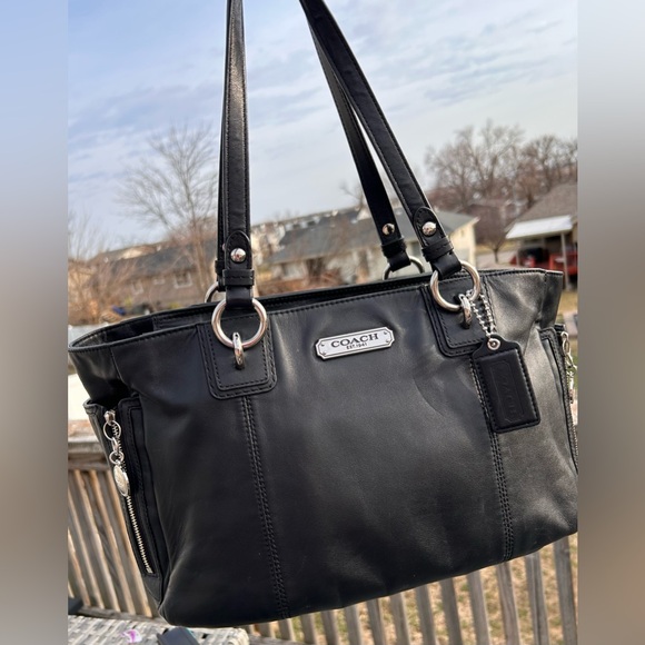 Coach Handbags - 2012 Coach Leather Zip Tote Bag Black Excellent Condition